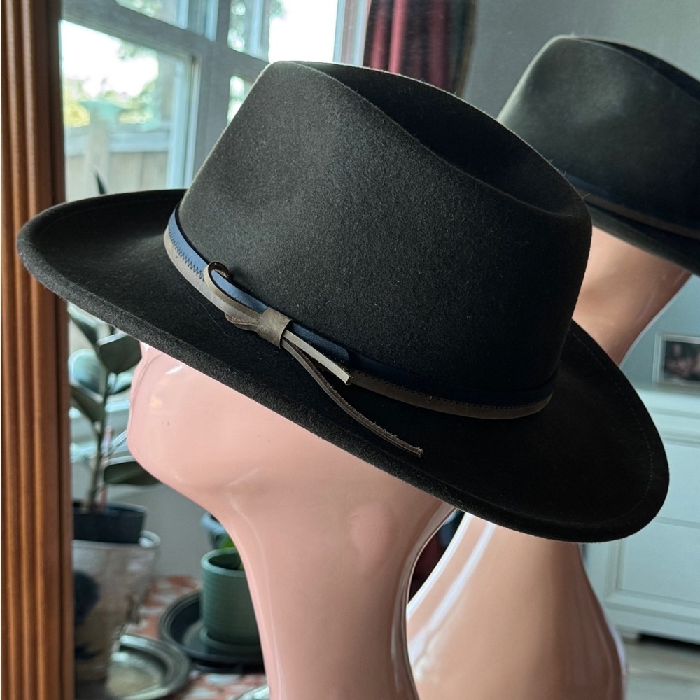 Country Gentleman Felt Outback Hat size small 100% wool